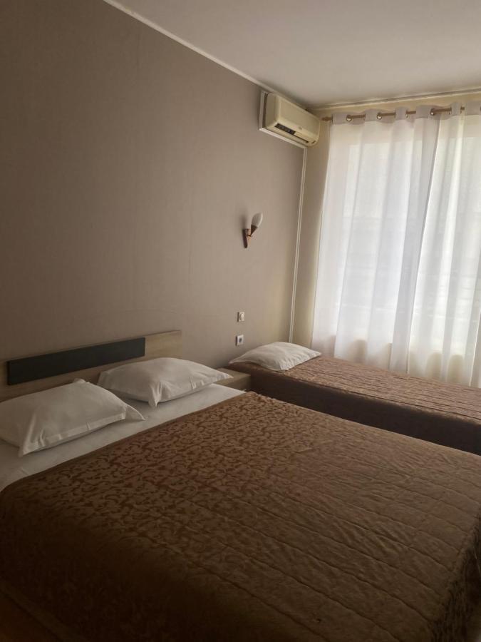 Danita Apartments & Diva Restaurant Bbq&Pool Bar Varna Exterior photo