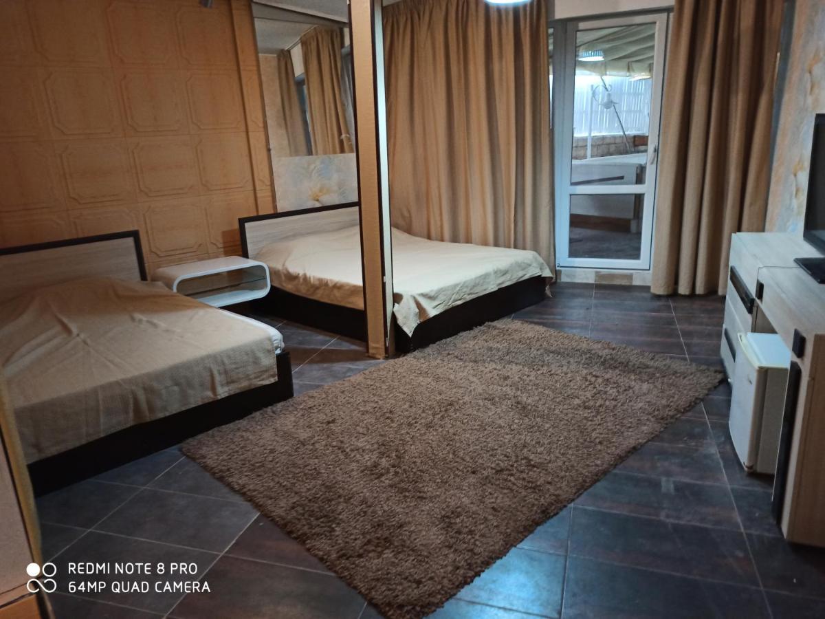 Danita Apartments & Diva Restaurant Bbq&Pool Bar Varna Exterior photo