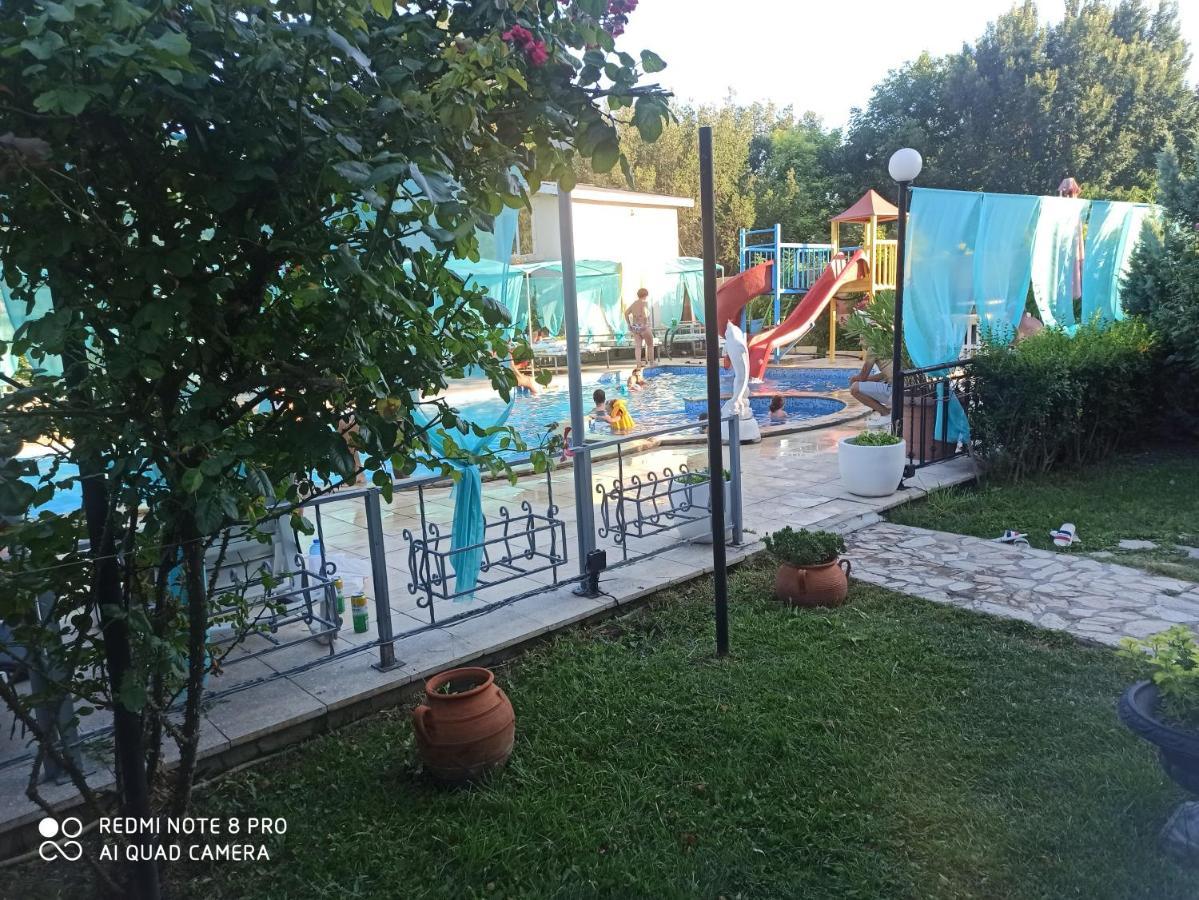 Danita Apartments & Diva Restaurant Bbq&Pool Bar Varna Exterior photo
