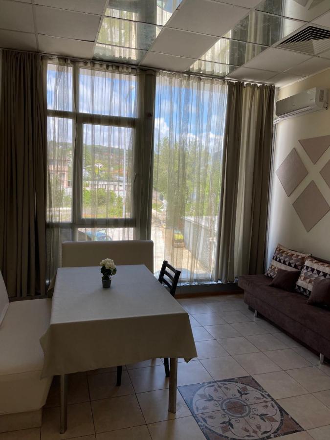 Danita Apartments & Diva Restaurant Bbq&Pool Bar Varna Exterior photo