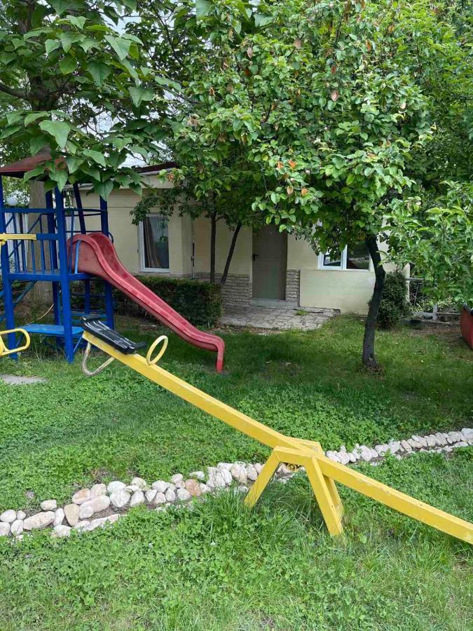 Danita Apartments & Diva Restaurant Bbq&Pool Bar Varna Exterior photo